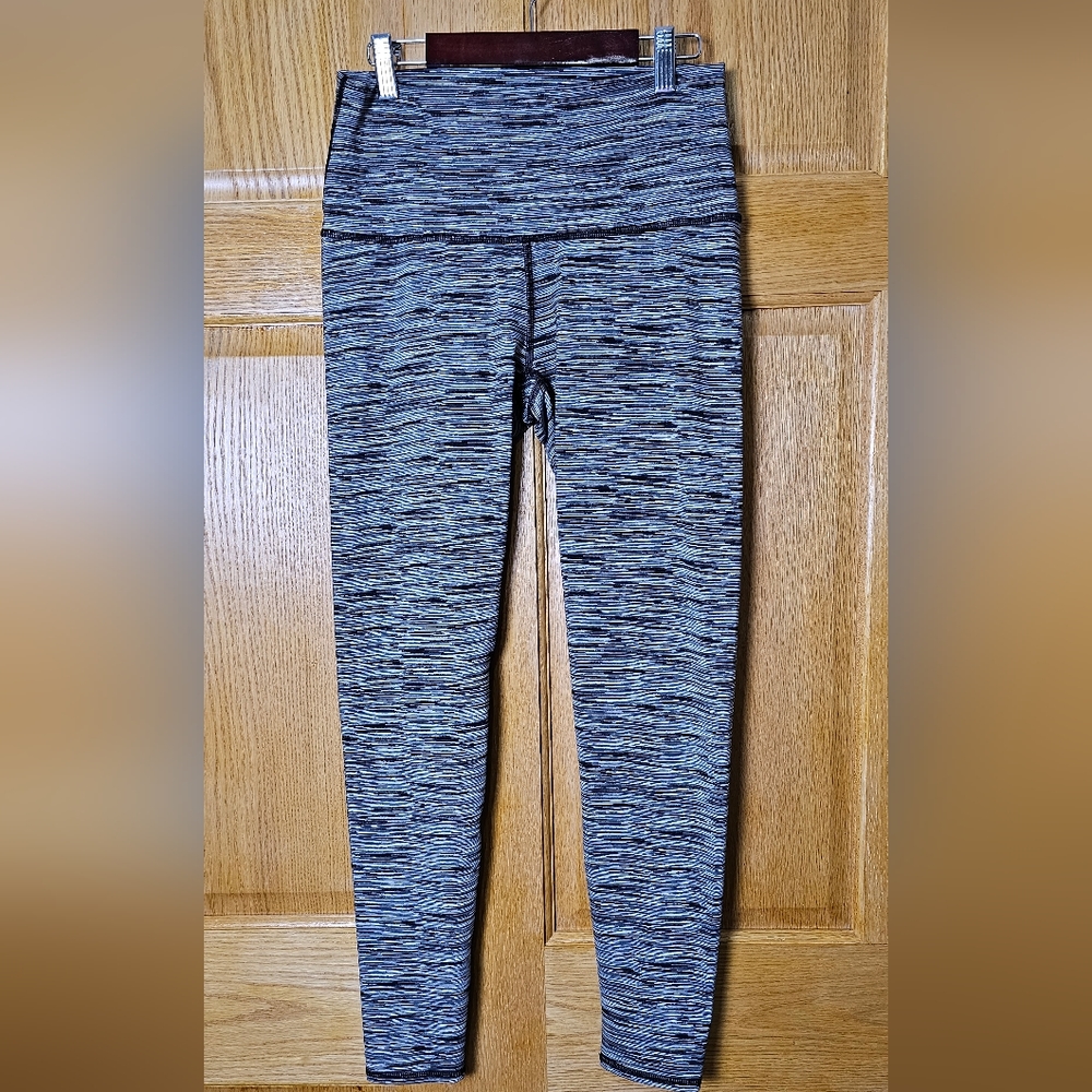 Aerie Chill Play Move Leggings, Black, Gray, White, Woman's Medium